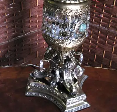 Ornate brass with crystals--22in tall--2 bulbs--Lights up Very nice