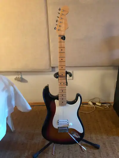 Stratocaster Squier Classic Vibe '70 Avec Seymour Duncan Trembucker Model '78 +Pick Guard original a...