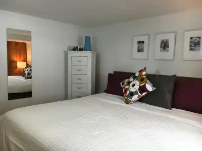 Our lovely 1000 sq. ft. garden suite is fully furnished and conveniently located near restaurants, s...