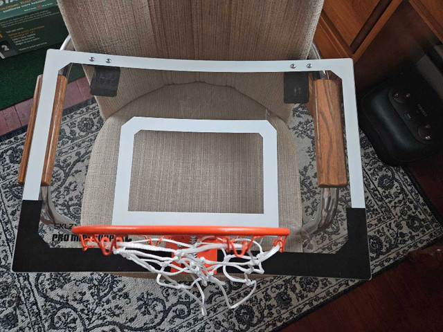 SKLZ Pro Mini Basketball Hoop XL with Metal Rim and 2 Rawlings dans Basketball  à St. Catharines - Image 3