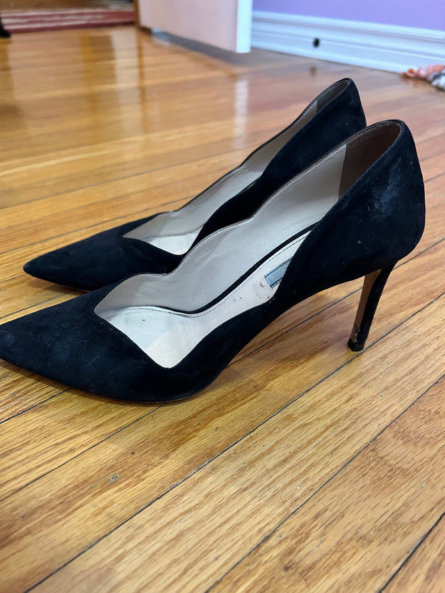 Prada 4 inch heels black size 37.5 in Women's - Shoes in Mississauga / Peel Region - Image 4