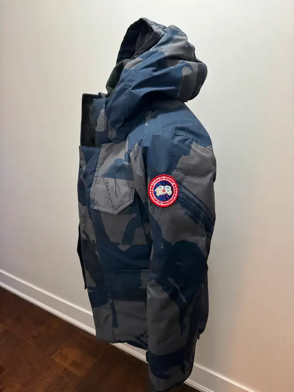 Canada Goose Men's Maitland Parka XS Blue Camouflage in Men's in City of Toronto - Image 6