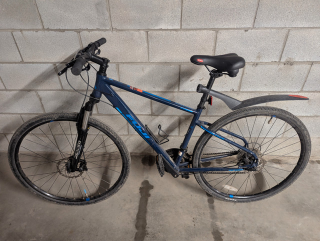 Fuji Traverse 1.5 dans Randonnée, ville et hybrides  à Ville de Montréal