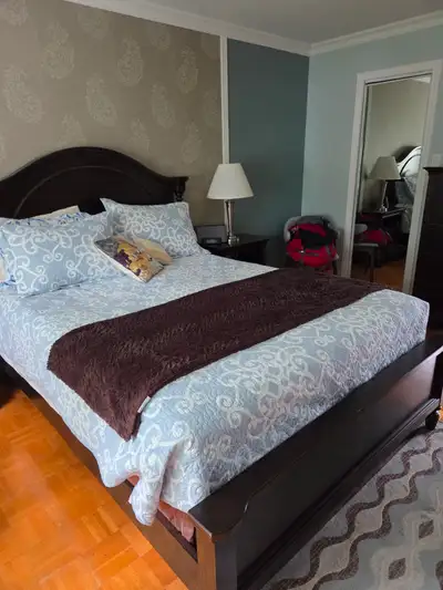 Set de chambre lit Queen, View more
