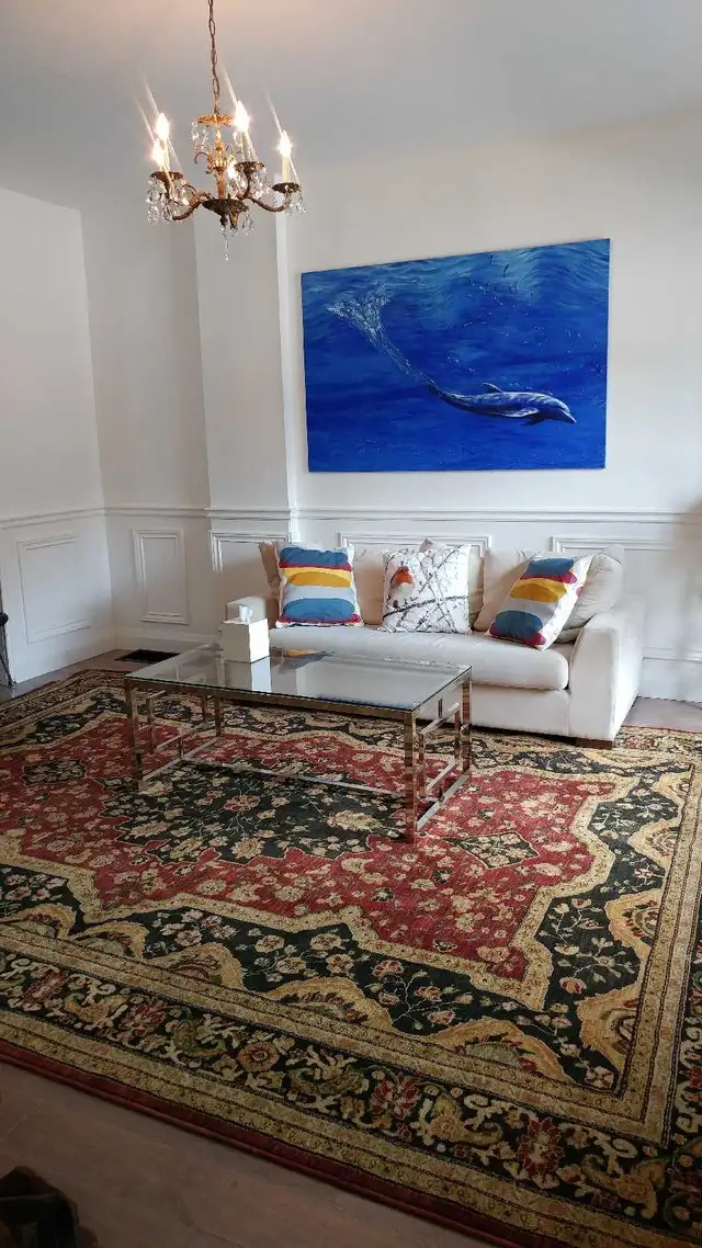 Large Persian rug.  approximately 9x12',7" feet in Rugs, Carpets & Runners in Markham / York Region - Image 2