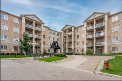 Available September |per bedroom | 1-Year Lease ✨ Spacious luxury condo in a prestigious, safe neigh...