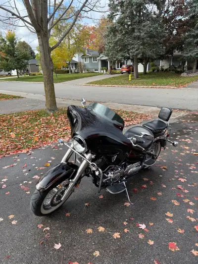 Selling 2003 Yamaha V Star 1100 Great bike, mint condition Black and “Root Beer Brown” 40 000km 3500...