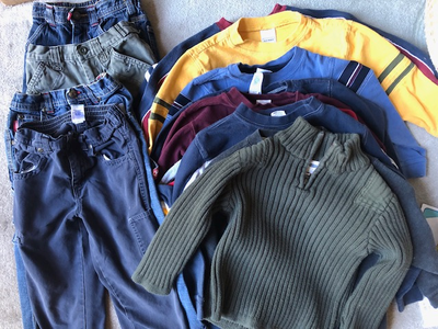 OLD NAVY BOYS CLOTHING - 18 pieces - SIZE 4, View more