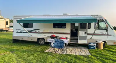 Let the good times roll! •Enjoy this 32 foot motorhome with only 55,000 miles •Has 454 engine with l...