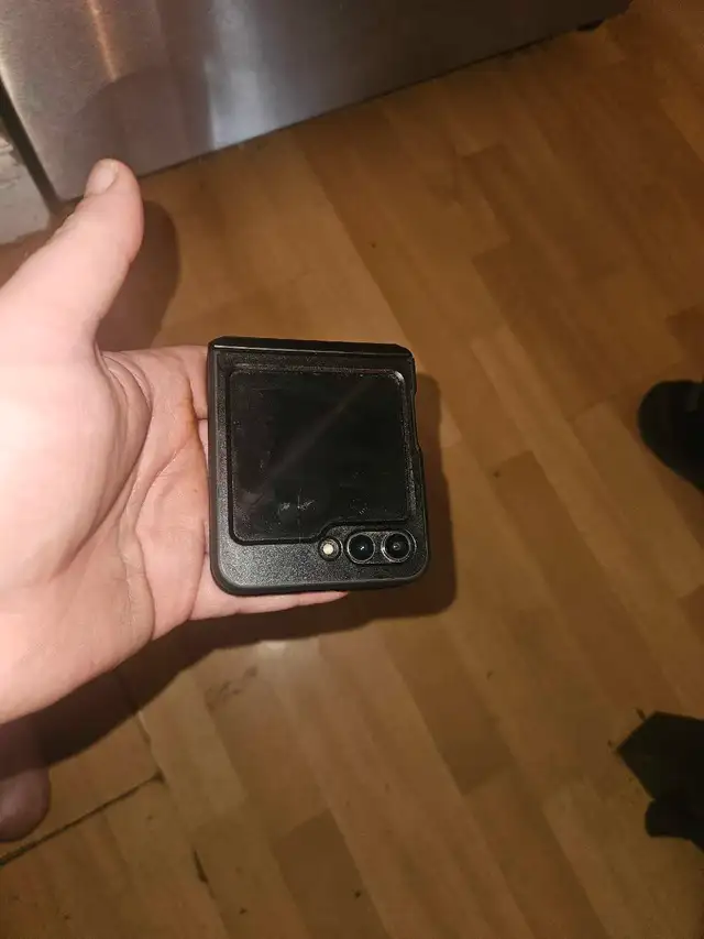 SAMSUNG GALAXY Z FLIP563804732040577121
