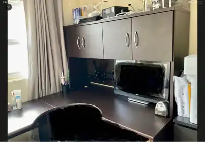 Desk with Hutch in Desks in City of Toronto - Image 2