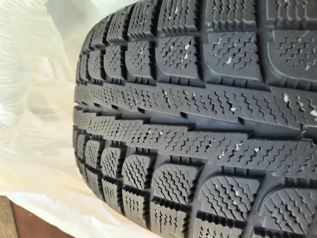 Pneu d'hiver Flat Run a vendre-Winter Flat run tires for sale in Tires & Rims in City of Montréal - Image 10