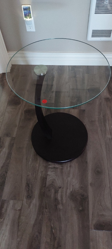 DECORATOR TABLE (ROUND) in Coffee Tables in Moncton - Image 2