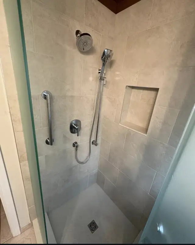Tile setter65048377142657124