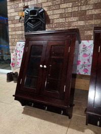 Good Condition Wall Mounted Cabinet 