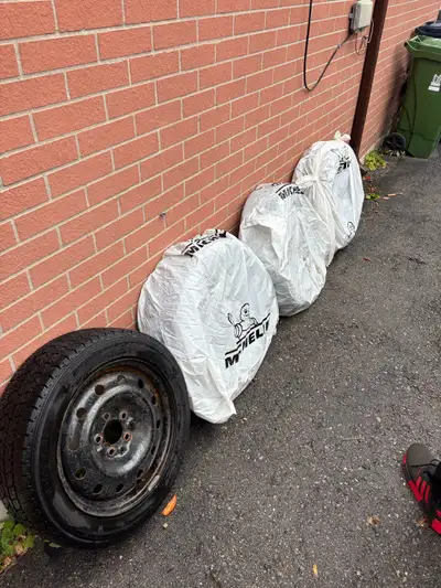 Doublestar winterking tires in good condition, lots of thread left. Originally used in a Kia Forte.