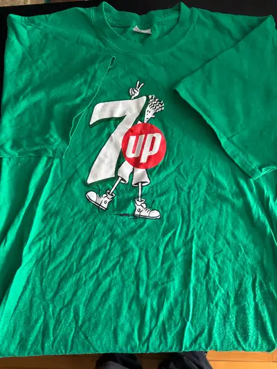 VINTAGE, COLLECTIBLE TEE SHIRTS, POP, ROCK, SPORT, AHUNTSIC, 25$ EACH THESE ARE NEW, NOT USED 7 UP,...