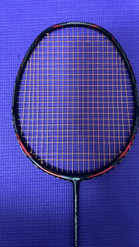 Lining Aeronaut 4000C badminton racket