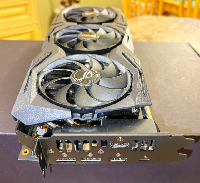 Asus Rog Strix RTX 2080 Ti Graphics Card in System Components in Kitchener / Waterloo - Image 3