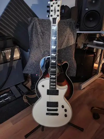 LOCAL GUITAR TEACHER: Whether you are a beginner, intermediate or more advanced, I can take you to y...