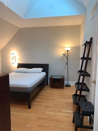Short-Term-Summer-Master Bedroom Suite - Ideal for Quiet Student