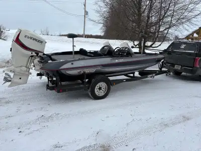 1997 Statos 282 Bass Boat 150 Evenrude Etec 2019 2 years warranty left low hours Hydraulic jack plat...