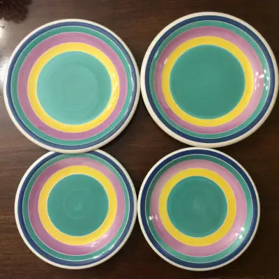 Hudson Bay Dinner Plates with Colourful Rim - Set of 4, View more