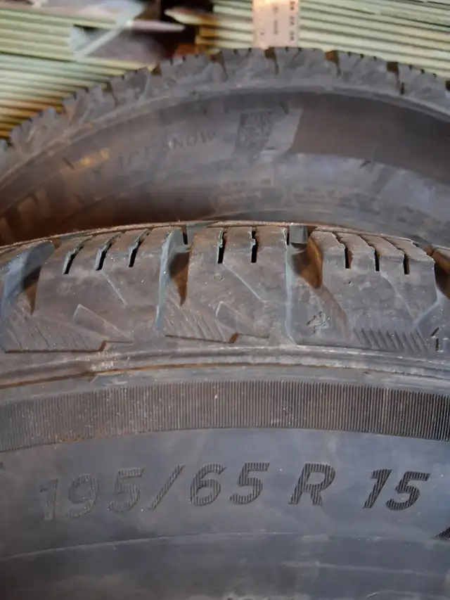 Tires, 4 winter tires on rims - 195/65R15 in Tires & Rims in Ottawa - Image 3