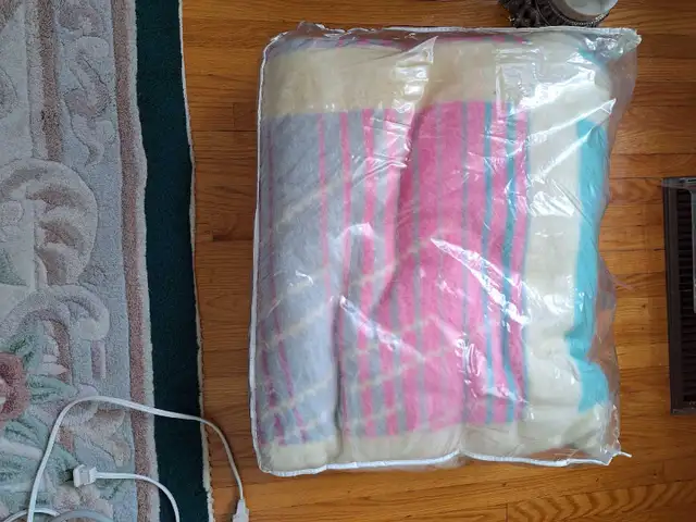 Blankets and Bed sheets.  Brand New. in Bedding in City of Toronto - Image 5
