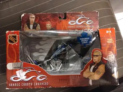 2005 Orange County Choppers ERTL Collectibles Toronto Maple Leafs Motorcycle Very Collectible and ha...