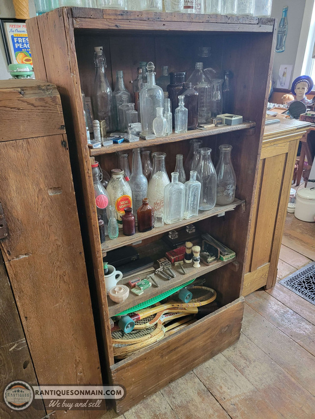 Antique Primitive Pine Bookshelf in Bookcases & Shelving Units in Owen Sound