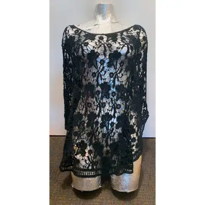 PONCHO  en dentelle  – Lace PONCHO, View more