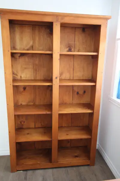 Très jolie bibliothèque Profondeur des tablettes 11" (Largeur des tablettes 20") Hauteur de la bibli...