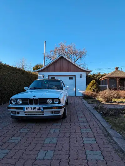BMW E30 325is Coupe
