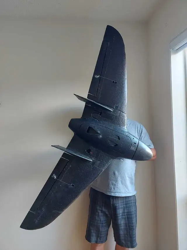 RC Plane big 1950mm FPV Wing & Two LiPo Batteries in Hobbies & Crafts in Calgary - Image 8