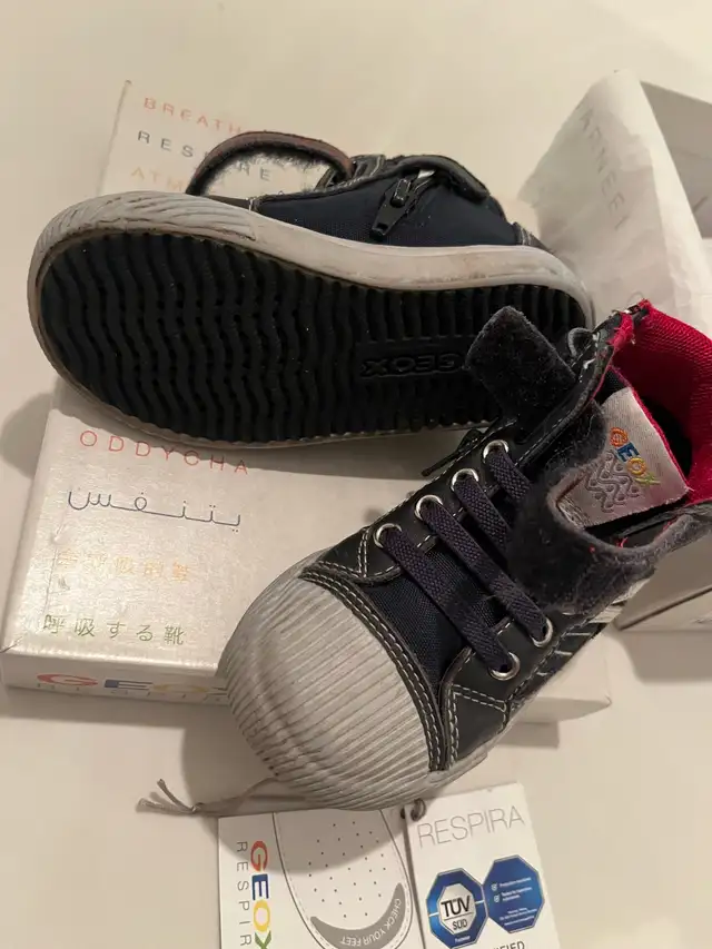 Geox Sneakers in Kids & Youth in Markham / York Region - Image 3