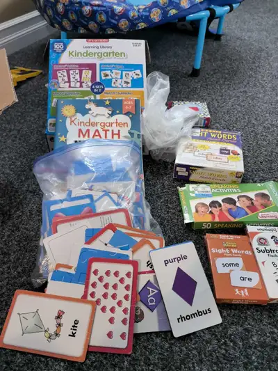various flash cards helping 2-5 years to leanrn words and maths.