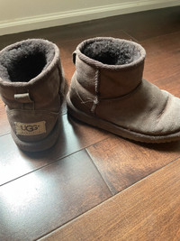 Girl  children 13 authentic UGG kids winter snow fall boots