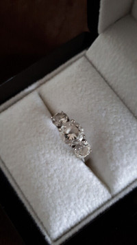 Diamonelle trinity ring