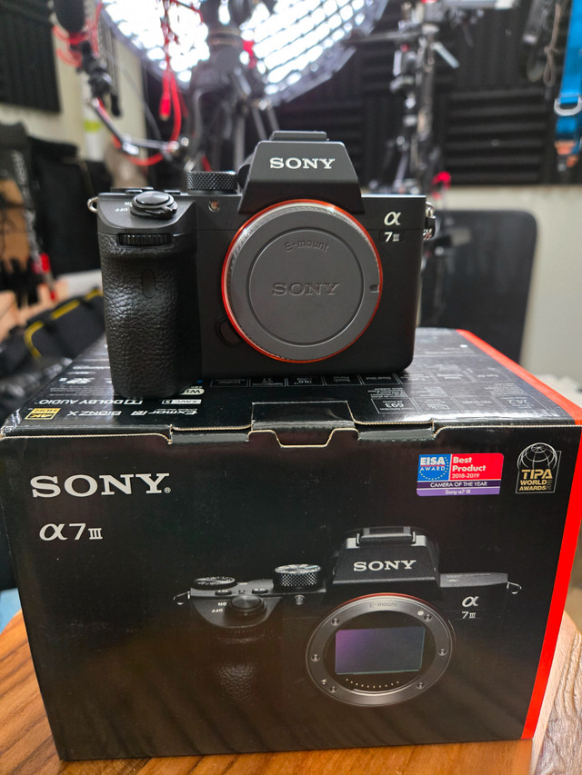 Sony A7III Mirrorless Camera + Extras in Cameras & Camcorders in Kitchener / Waterloo