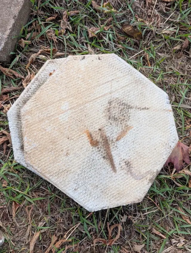 Cement Slab/Pavers in Patio & Garden Furniture in Belleville - Image 2