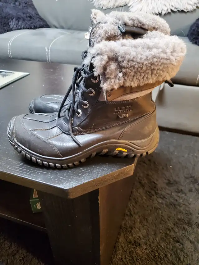 UGG  Australia womens size 7 winter boots. in Women's - Shoes in Calgary - Image 6