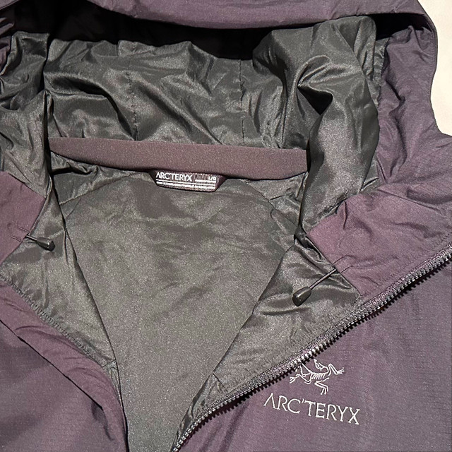 NEW Arc’teryx women’s large Atom Heavyweight Hoody in Women's - Tops & Outerwear in Winnipeg - Image 4