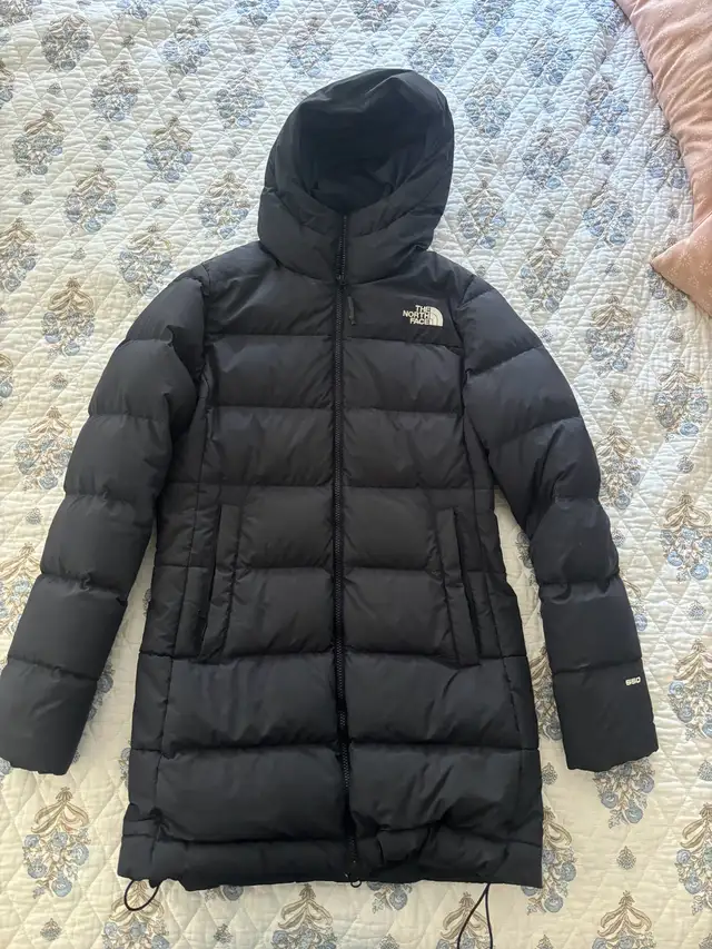  Navy women’s puffer jacket north face in Women's - Tops & Outerwear in Dartmouth - Image 2