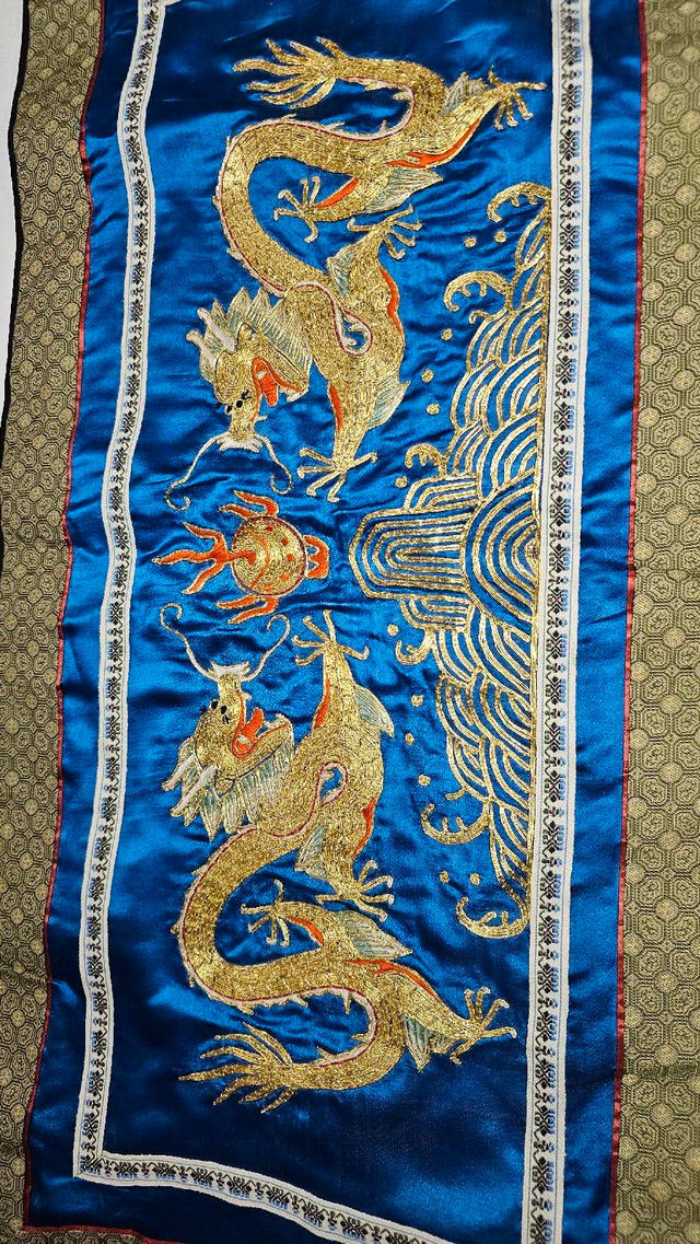 Year of the Dragon decorative silk in Arts & Collectibles in Edmonton - Image 4