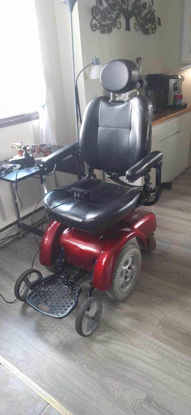 fauteuil roulant electrique dans Santé et besoins spéciaux  à Ville de Montréal