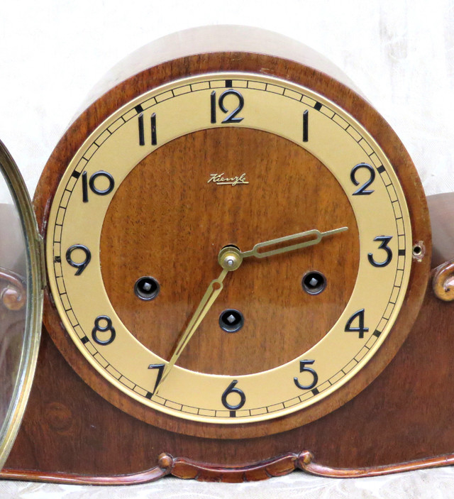 1930 BIG KIENZLE WESTMINSTER CHIME WALNUT MANTEL CLOCK GERMANY in Arts & Collectibles in City of Toronto - Image 3