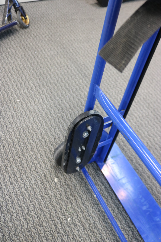 Mastercraft Dolly, Stair Climber,  Hand Truck, 550-lb (#40856-1) in Hand Tools in City of Halifax - Image 3