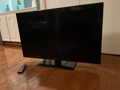 40" Tv Insignia LED, View more