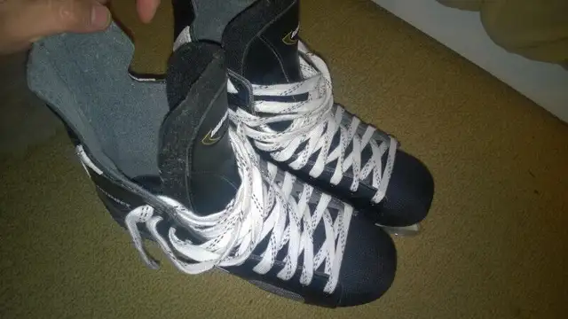 Bauer Impact 1000 SR Hockey Skates SIZE 9.5 US in Hockey in Mississauga / Peel Region - Image 5